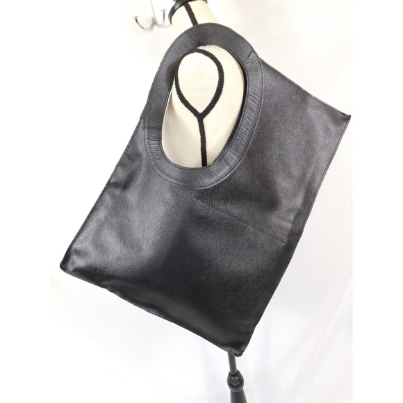 BLACK EXTRA LARGE FLAT CHIC SHOULDER BAG - Picture 1 of 10